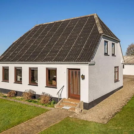 Stunning In With Kitchen