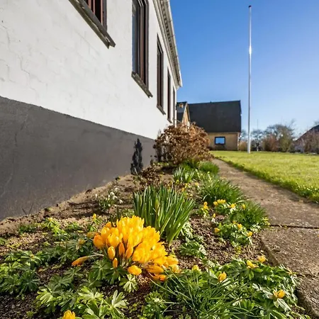 Stunning In With Kitchen *